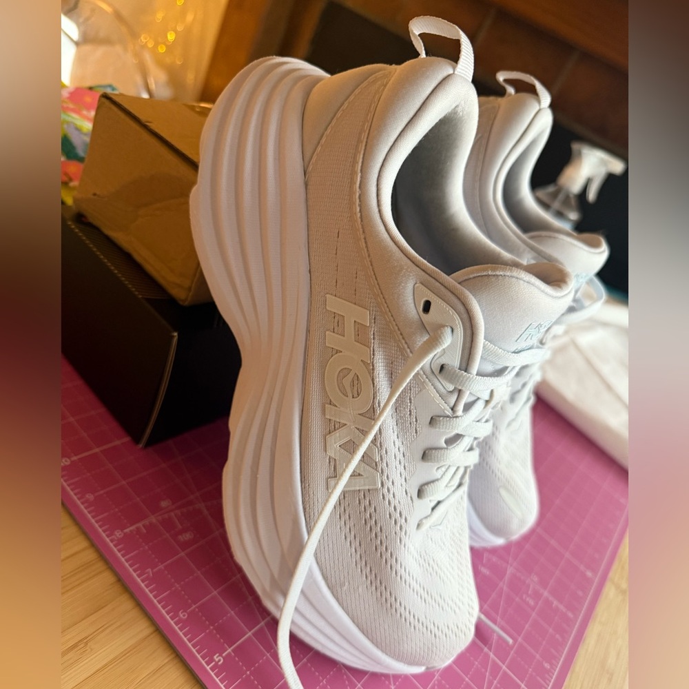 Hoka Bondi White